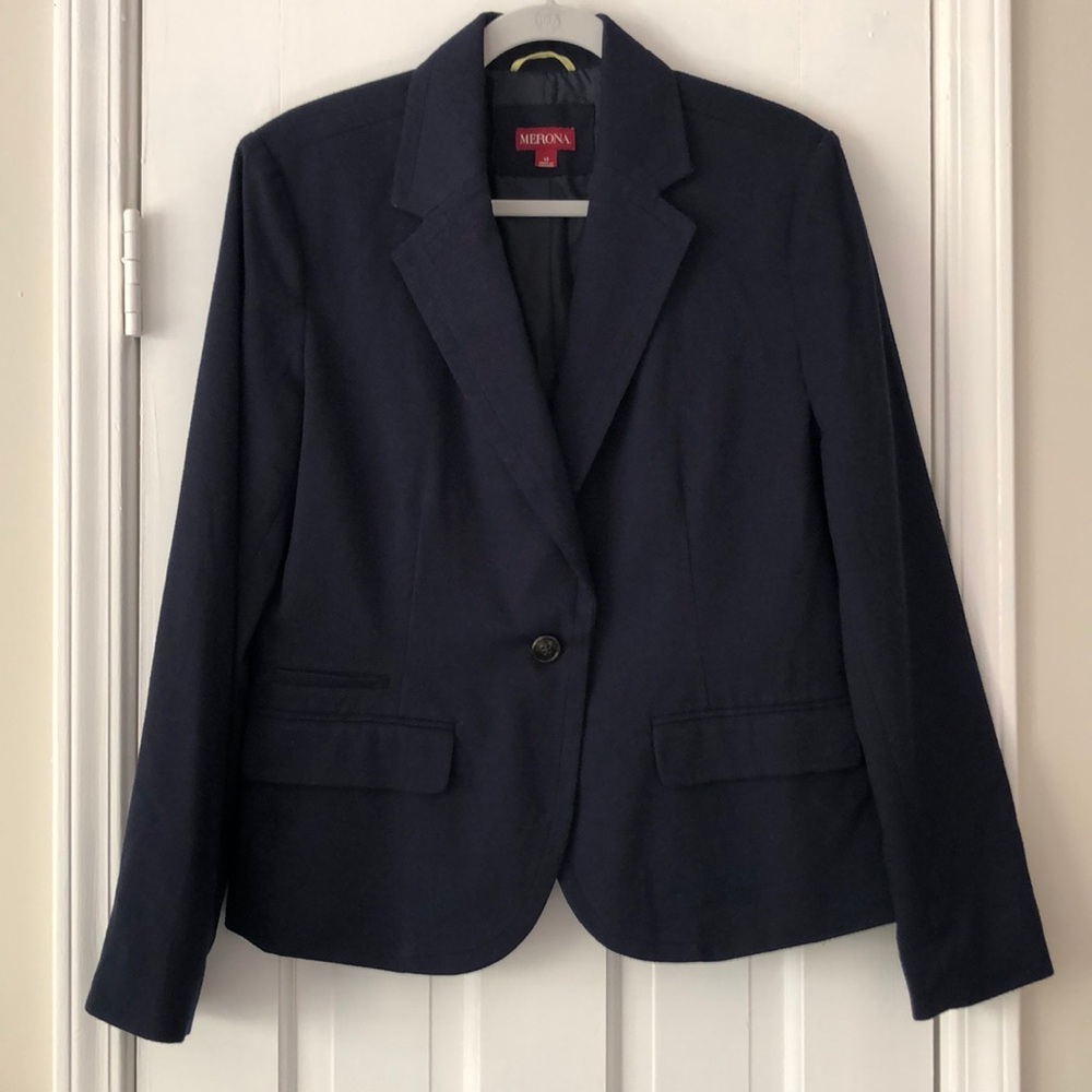 Navy blazer 🔥